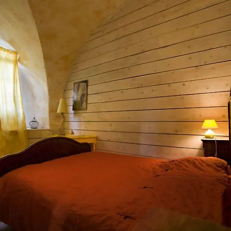 La Maison Du Pont Vieux Bed & Breakfast