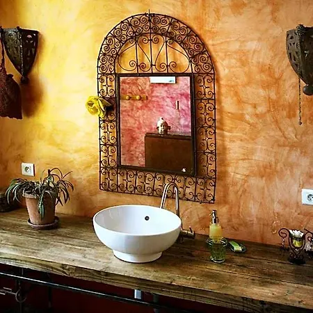La Maison Du Pont Vieux B&B *